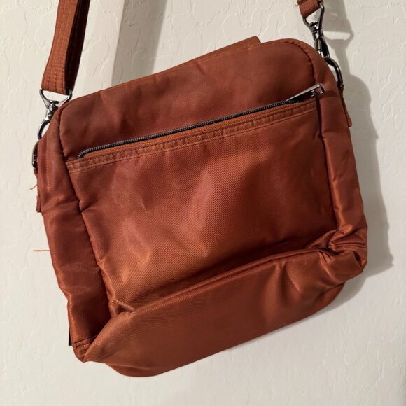 Lug Quilted Crossbody Bag | Rust Brown | Adjustable Strap - Picture 5 of 5